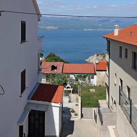 Apartments And Rooms With Parking Space Vrbnik, Krk - 5299 Экстерьер фото